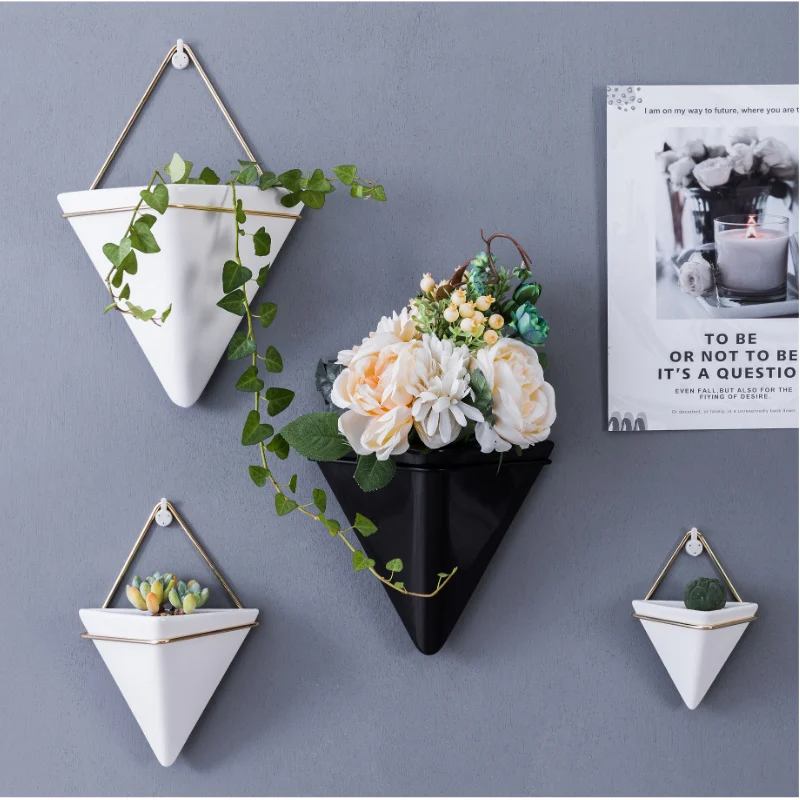 57Ef1712-Feeb-424A-9122-F918Fcdaebf0.Webp simple hanging creative hydroponic flowerpot without perforation