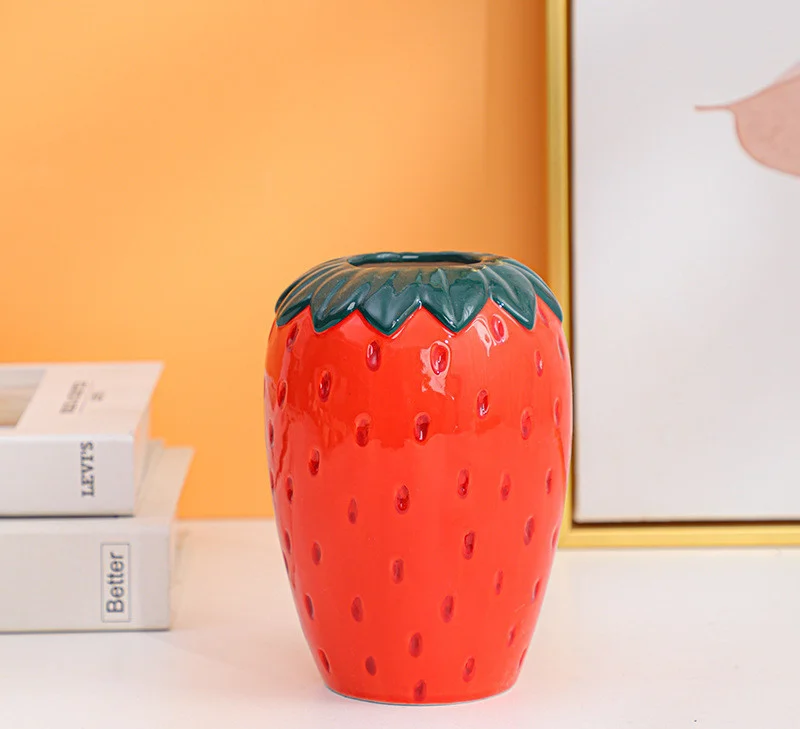930Bc71F-D233-40Dd-A4B0-A24931920690.Webp creative strawberry hydroponic vase cute ceramics