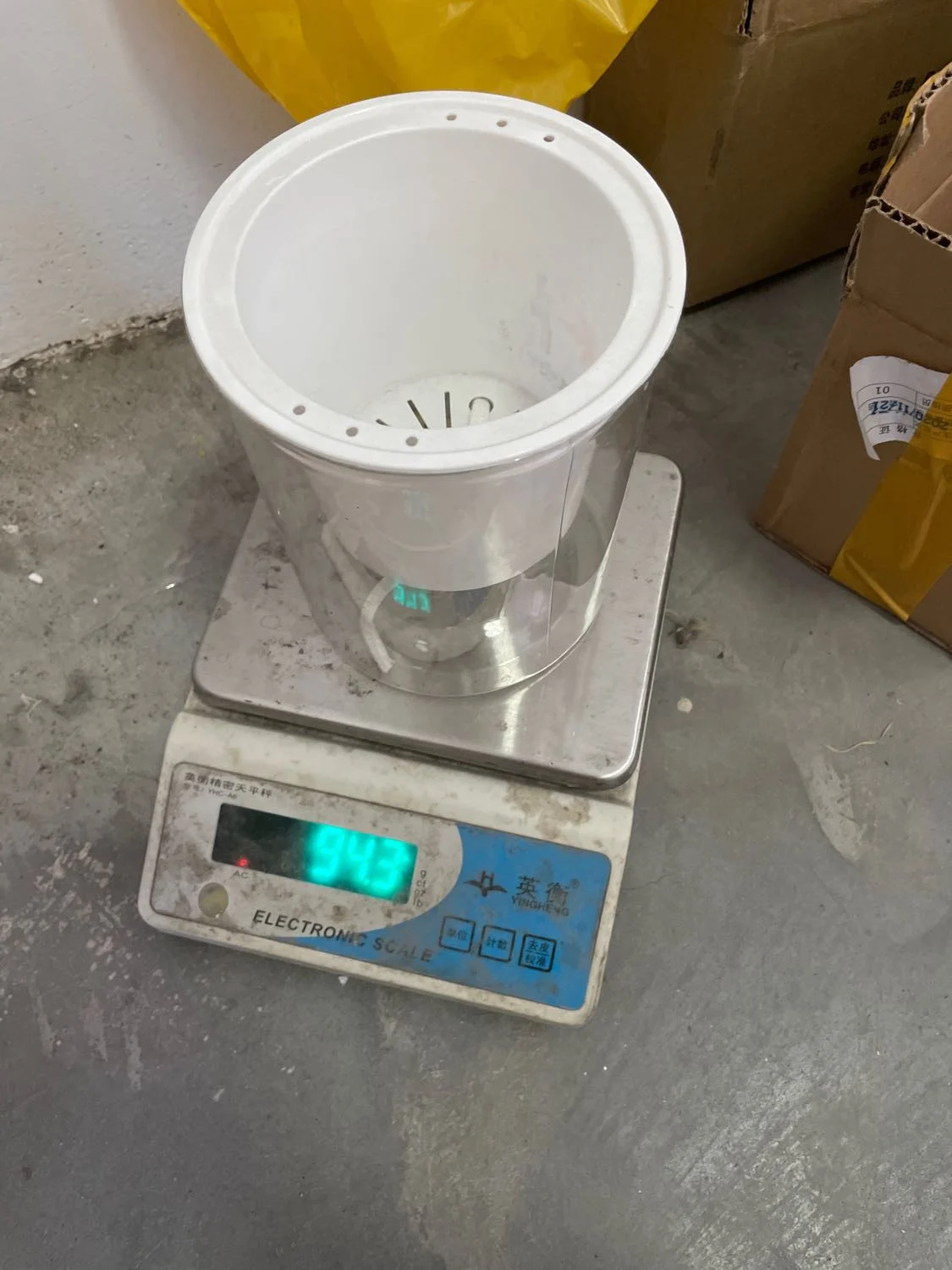 C7Da0450-9Bbf-44Fe-Ab15-E7E4502531Db.webp hollow striped self-priming hydroponic flowerpot